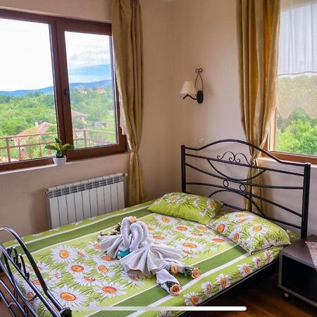 ホテルKyshta Za Gosti Raya Fazanovo エクステリア 写真