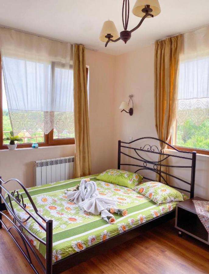 ホテルKyshta Za Gosti Raya Fazanovo エクステリア 写真