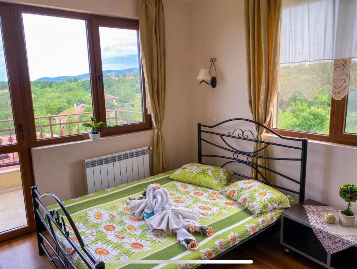 ホテルKyshta Za Gosti Raya Fazanovo エクステリア 写真